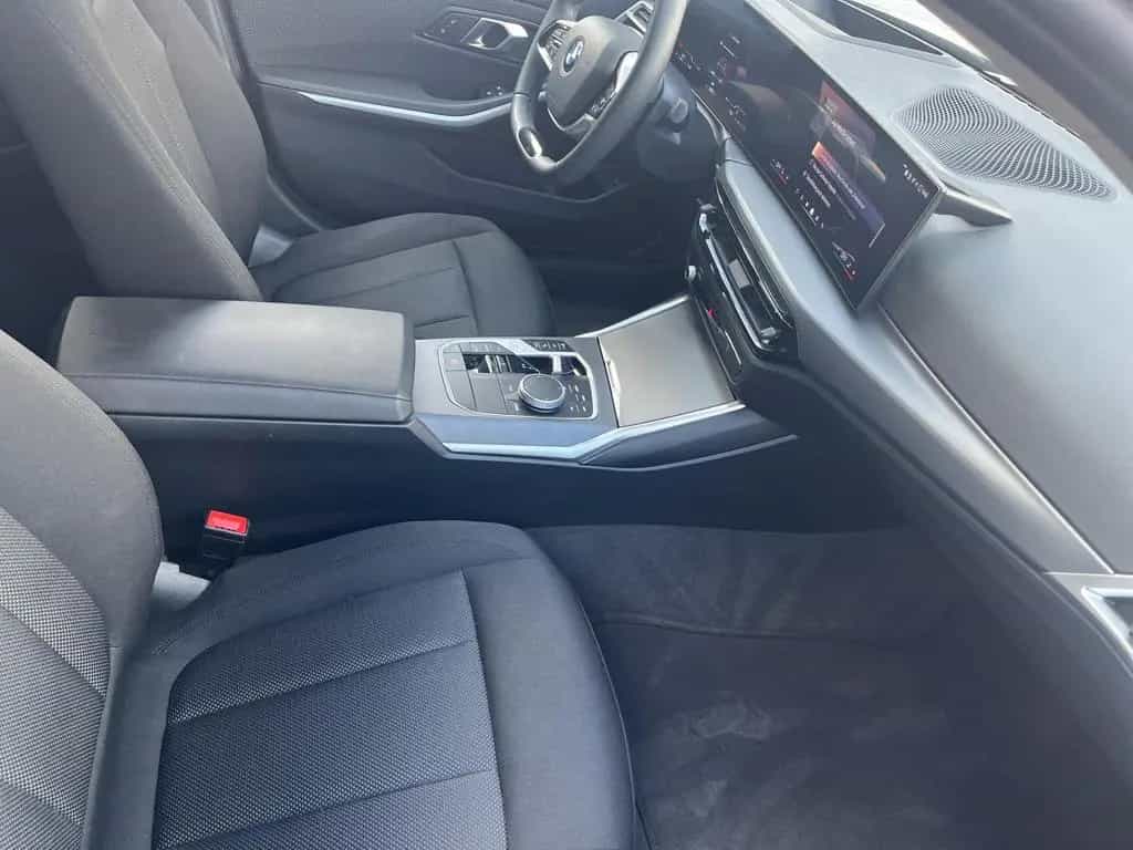 BMW 318 i Touring aLED HeadUp 360° Kam 01/2025-photo-17