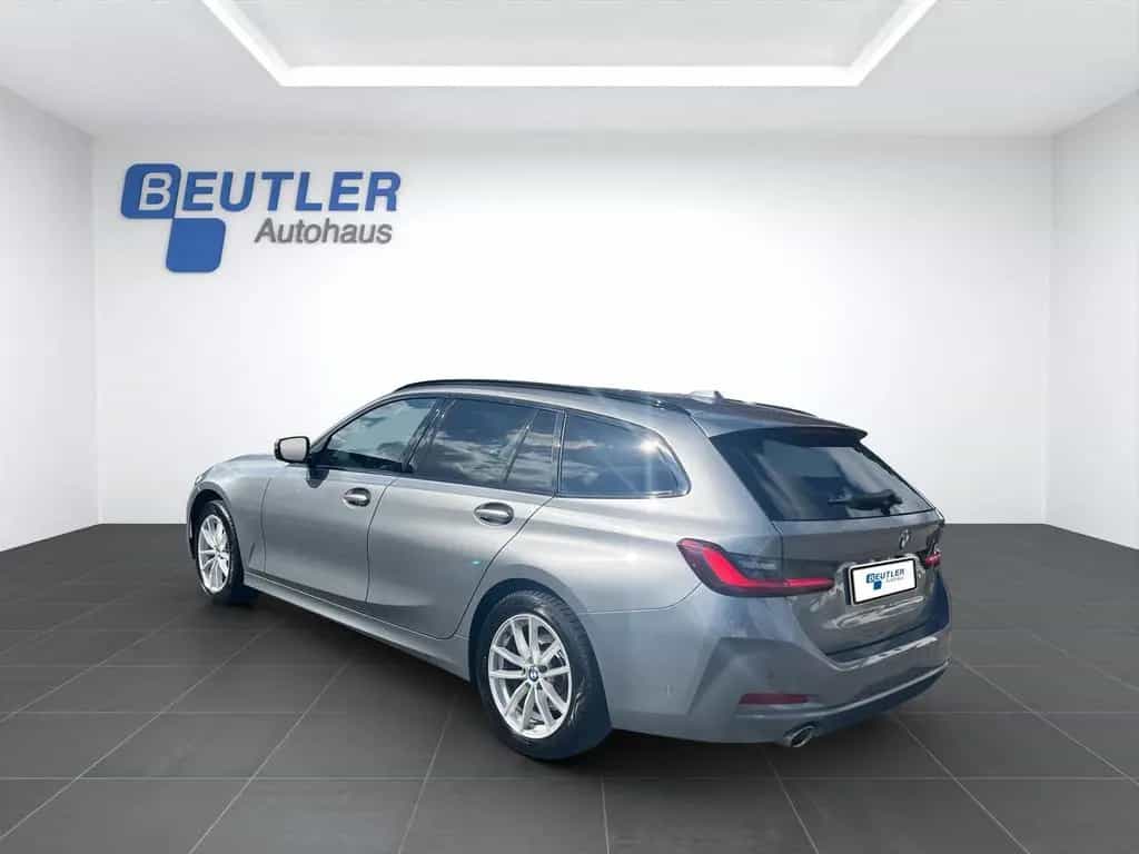BMW 318 i Touring aLED HeadUp 360° Kam 01/2025-photo-2