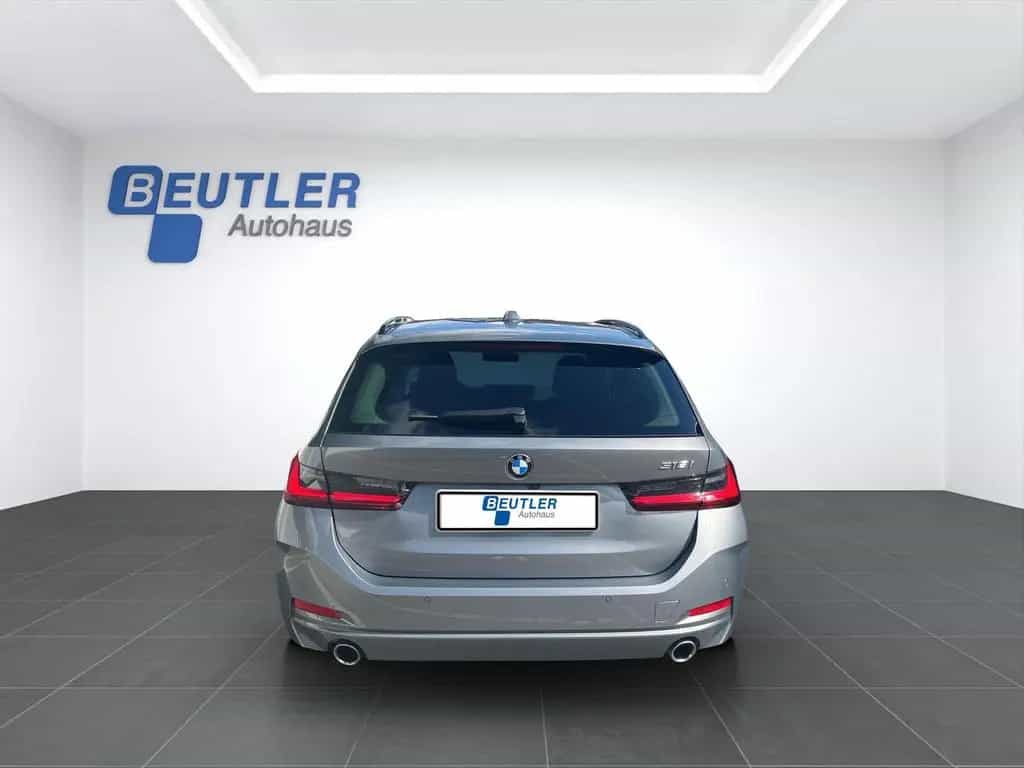 BMW 318 i Touring aLED HeadUp 360° Kam 01/2025-photo-4
