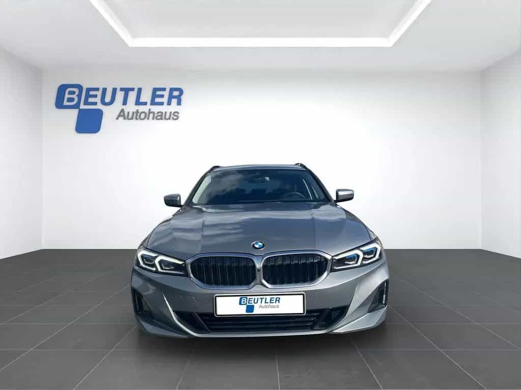 BMW 318 i Touring aLED HeadUp 360° Kam 01/2025-photo-8