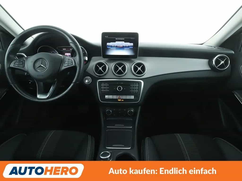Mercedes-Benz GLA-Class 200 Urban Aut. *NAVI*LED*TEMPO*PDC*SHZ* 06/2018-photo-10
