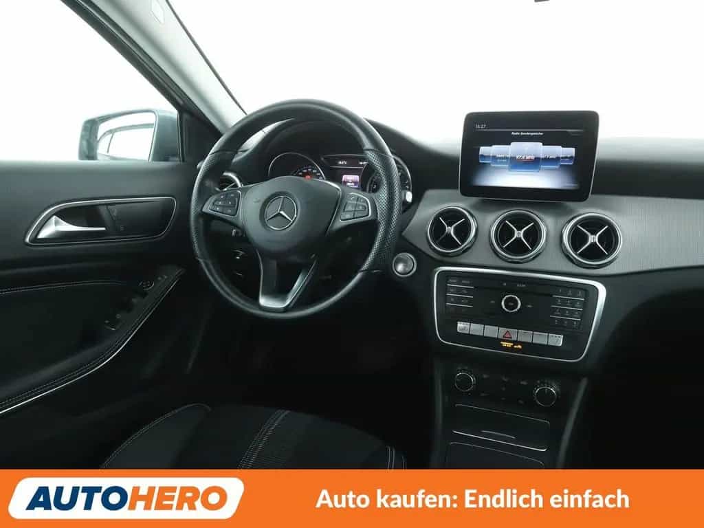 Mercedes-Benz GLA-Class 200 Urban Aut. *NAVI*LED*TEMPO*PDC*SHZ* 06/2018-photo-11
