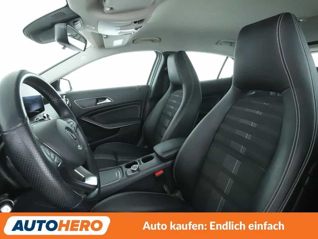 Mercedes-Benz GLA-Class 200 Urban Aut. *NAVI*LED*TEMPO*PDC*SHZ* 06/2018-photo-12