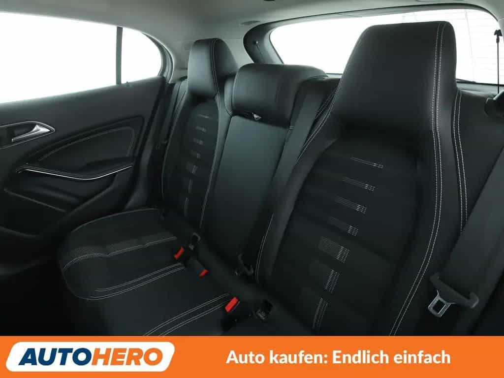 Mercedes-Benz GLA-Class 200 Urban Aut. *NAVI*LED*TEMPO*PDC*SHZ* 06/2018-photo-13