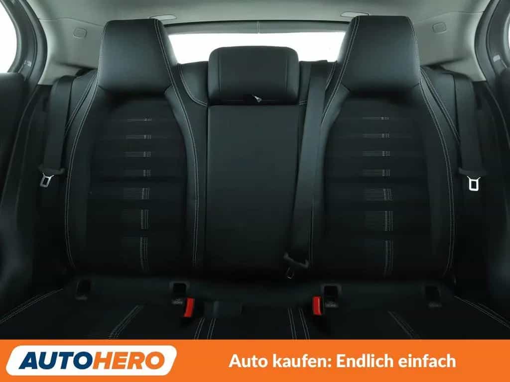 Mercedes-Benz GLA-Class 200 Urban Aut. *NAVI*LED*TEMPO*PDC*SHZ* 06/2018-photo-15