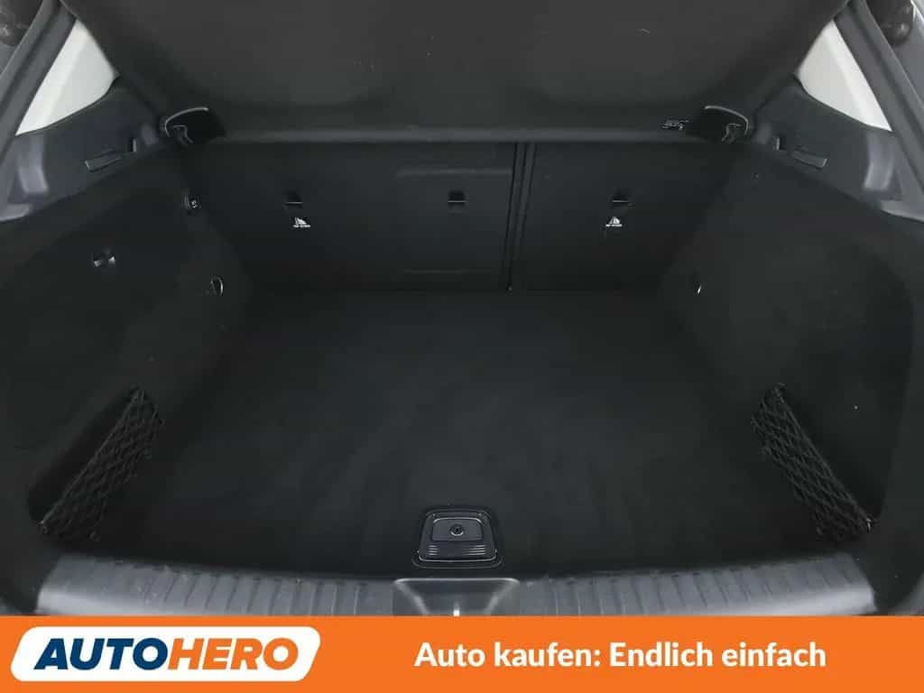 Mercedes-Benz GLA-Class 200 Urban Aut. *NAVI*LED*TEMPO*PDC*SHZ* 06/2018-photo-16