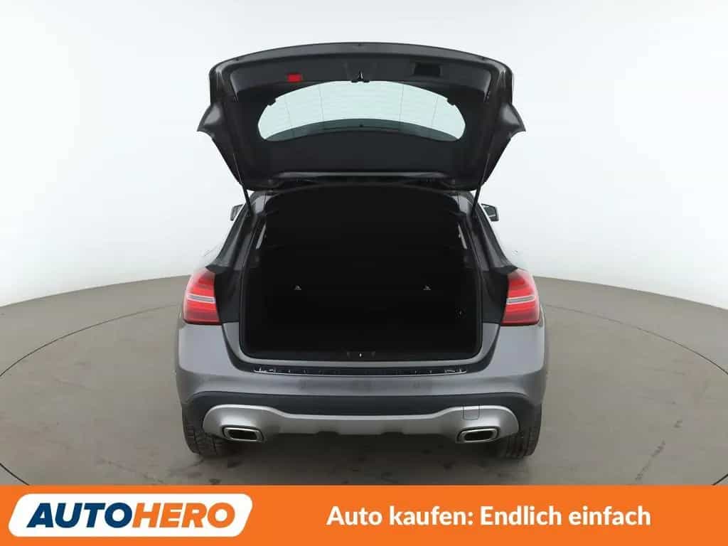 Mercedes-Benz GLA-Class 200 Urban Aut. *NAVI*LED*TEMPO*PDC*SHZ* 06/2018-photo-17