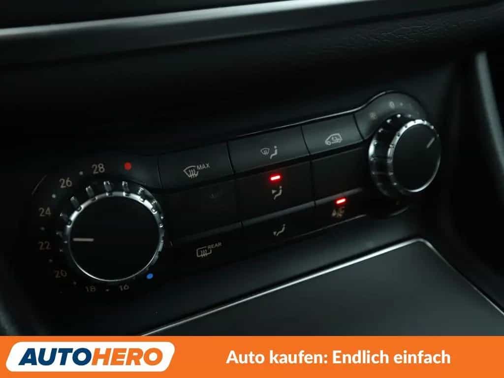 Mercedes-Benz GLA-Class 200 Urban Aut. *NAVI*LED*TEMPO*PDC*SHZ* 06/2018-photo-19
