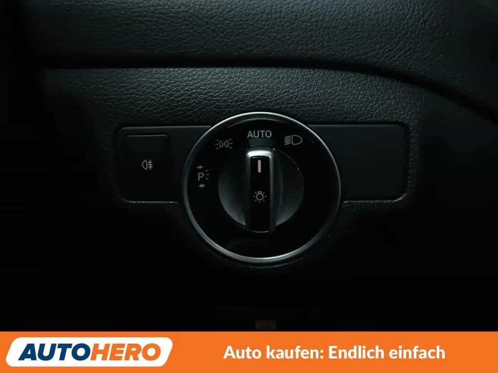 Mercedes-Benz GLA-Class 200 Urban Aut. *NAVI*LED*TEMPO*PDC*SHZ* 06/2018-photo-22