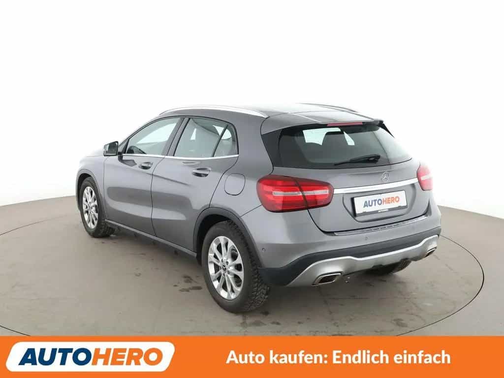 Mercedes-Benz GLA-Class 200 Urban Aut. *NAVI*LED*TEMPO*PDC*SHZ* 06/2018-photo-3