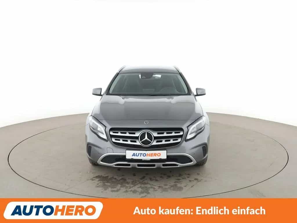 Mercedes-Benz GLA-Class 200 Urban Aut. *NAVI*LED*TEMPO*PDC*SHZ* 06/2018-photo-8