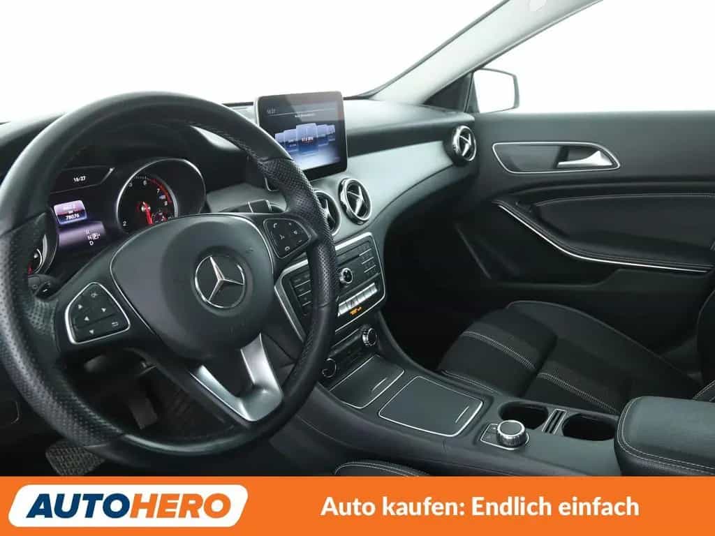 Mercedes-Benz GLA-Class 200 Urban Aut. *NAVI*LED*TEMPO*PDC*SHZ* 06/2018-photo-9