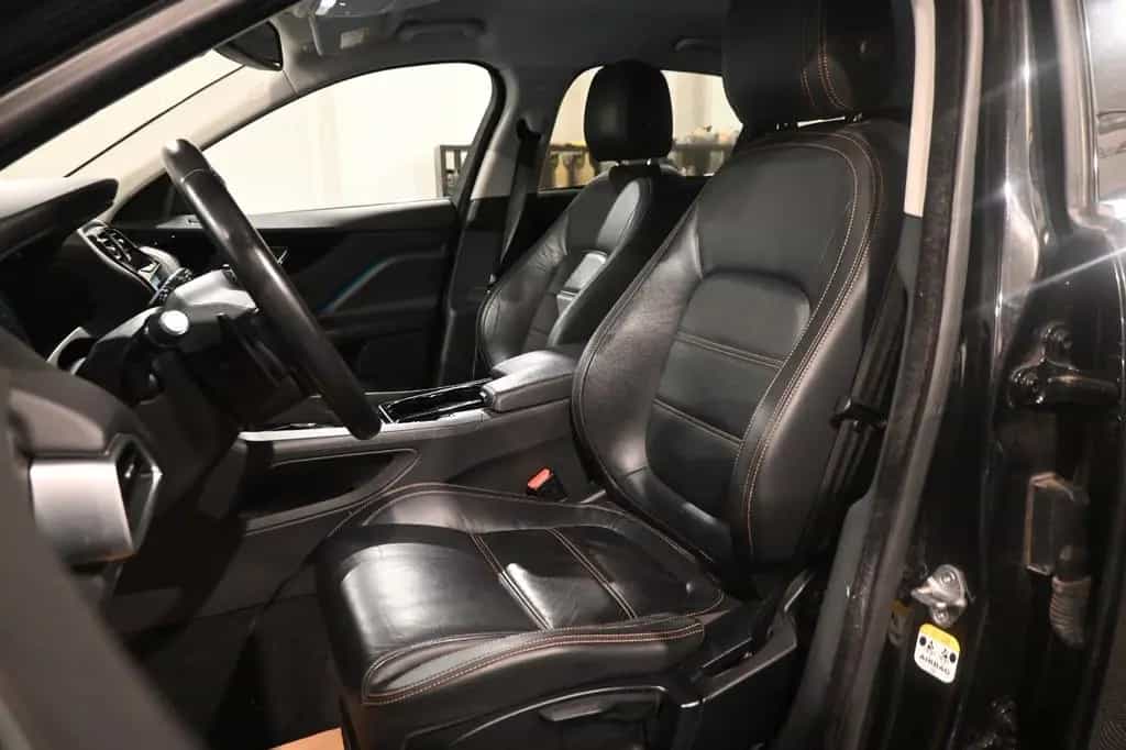 Jaguar F-Pace PRESTIGE 2.0D / PANO / CAMERA / FULL !! 10/2016-photo-13