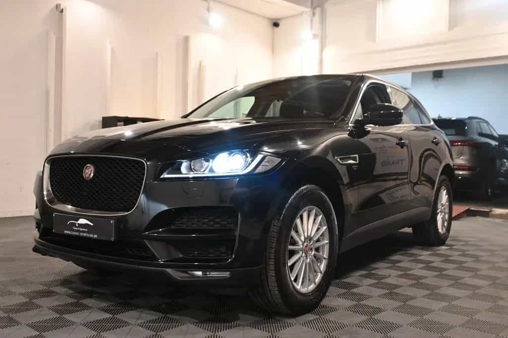 Jaguar F-Pace PRESTIGE 2.0D / PANO / CAMERA / FULL !! 10/2016-photo-3