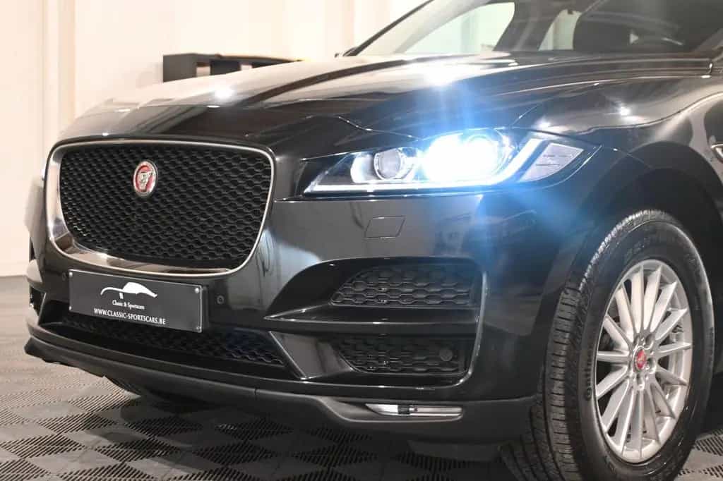 Jaguar F-Pace PRESTIGE 2.0D / PANO / CAMERA / FULL !! 10/2016-photo-4
