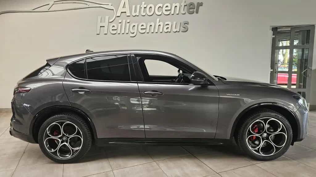 Alfa Romeo Stelvio Veloce Q4 ACC Matrix Leder Kamera Navi 06/2024-photo-2