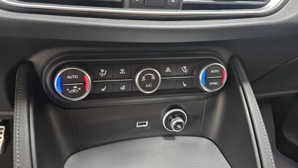 Alfa Romeo Stelvio Veloce Q4 ACC Matrix Leder Kamera Navi 06/2024-photo-31
