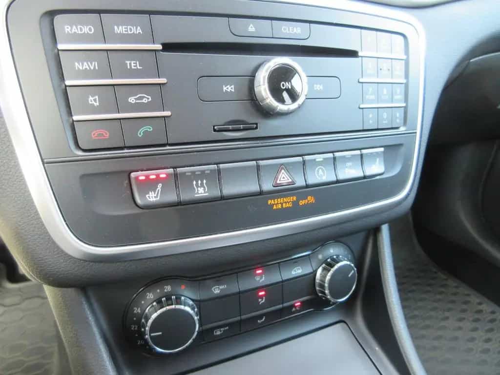Mercedes-Benz GLA-Class 180 **2.HAND** ~incl. GARANTIE~ TOP 01/2017-photo-17