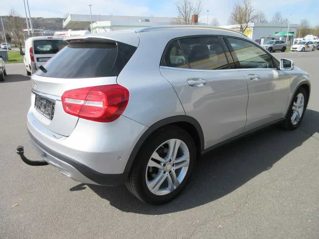 Mercedes-Benz GLA-Class 180 **2.HAND** ~incl. GARANTIE~ TOP 01/2017-photo-3