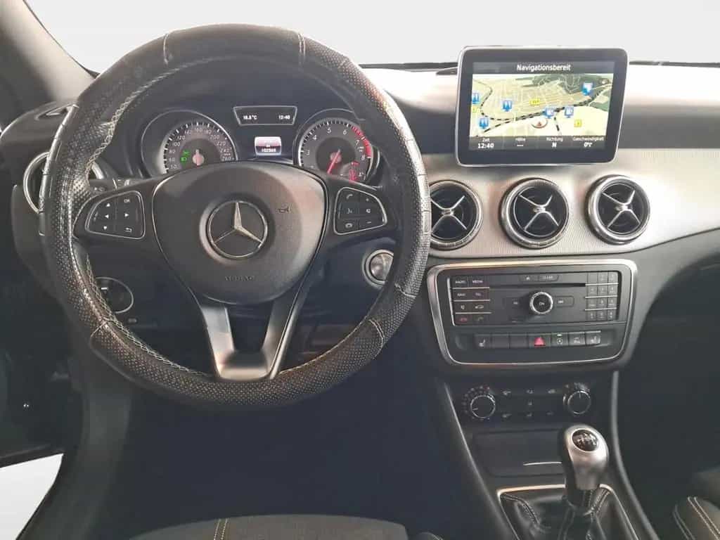 Mercedes-Benz CLA-Class 180 Urban+XENON+NAVI+KAMERA+LEDER+AHK+SHZ 09/2015-photo-16