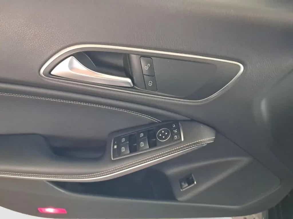 Mercedes-Benz CLA-Class 180 Urban+XENON+NAVI+KAMERA+LEDER+AHK+SHZ 09/2015-photo-17