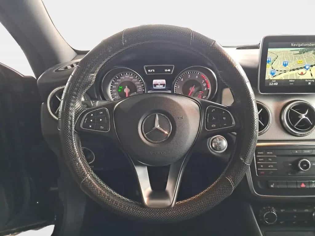 Mercedes-Benz CLA-Class 180 Urban+XENON+NAVI+KAMERA+LEDER+AHK+SHZ 09/2015-photo-19