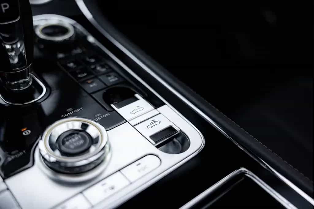 Bentley Continental GTC 4.0 V8 | Mulliner | Red Roof | B 02/2022-photo-28