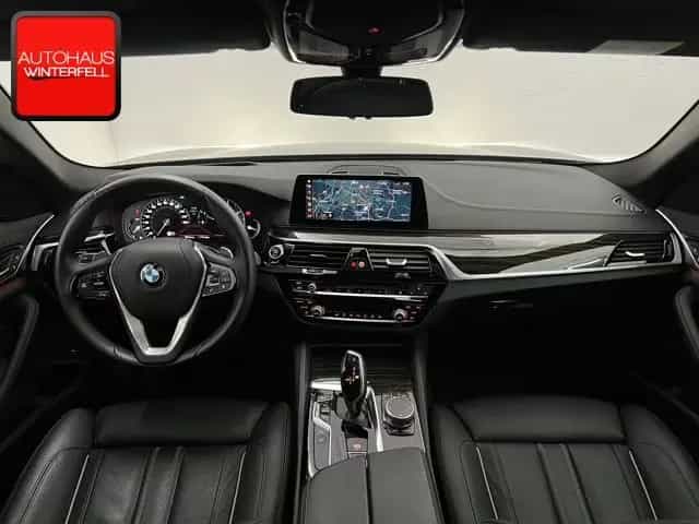 BMW 520 d xDrive Luxury Line GLASDACH+360+HUD+MEMORY 03/2019-photo-2