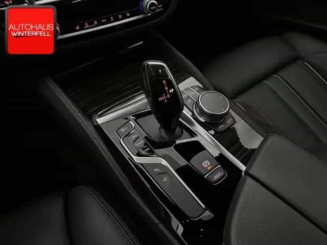 BMW 520 d xDrive Luxury Line GLASDACH+360+HUD+MEMORY 03/2019-photo-24