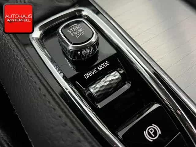 Volvo XC90 D5 AWD STANDHEIZUNG+KAMERA+KEYLESS+VOLL-LED 07/2019-photo-22