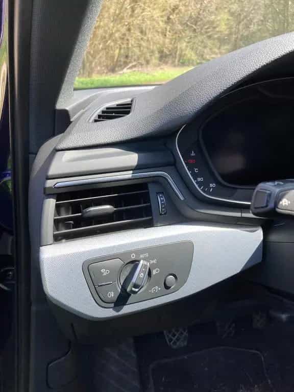 Audi A4 2.0 TFSI 140kW Avant sport s line AHK 01/2019-photo-10