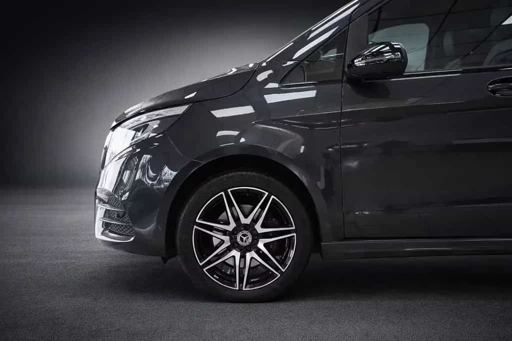 Mercedes-Benz V 300 LANG*4MATIC*AMG SPORT*EXCLUSIVE*PANO*VOLL* 10/2022-photo-4