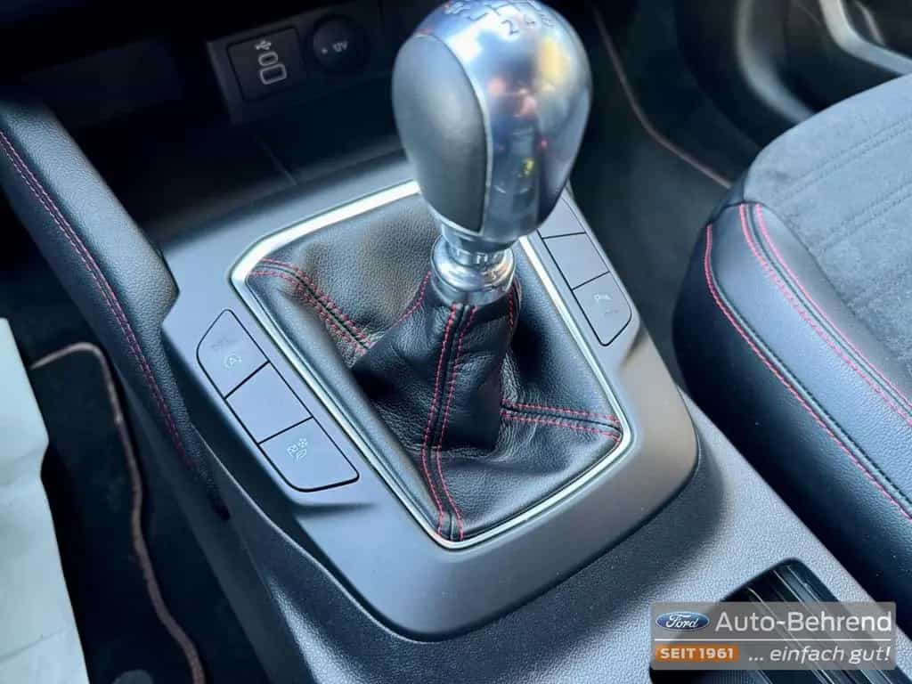 Ford Kuga ST-Line X el.Heckklappe Ganzjahresreifen 05/2022-photo-18