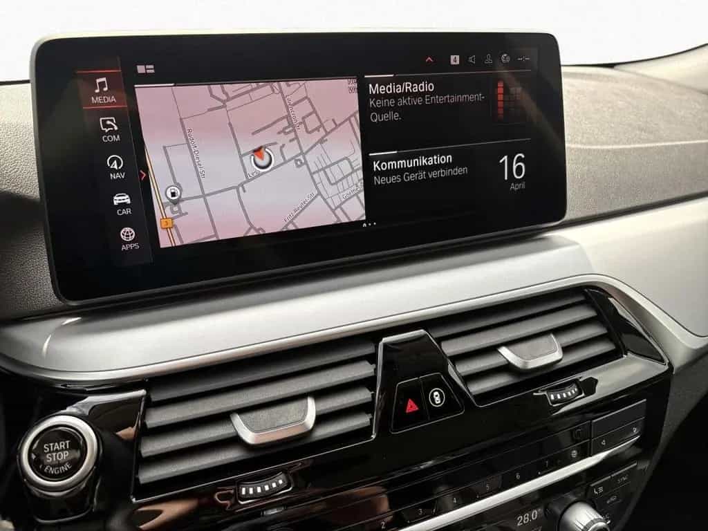 BMW 520 dA xDrive T LivePr,AdLED,Kam,AHK,Sportsi,Hifi 03/2022-photo-9