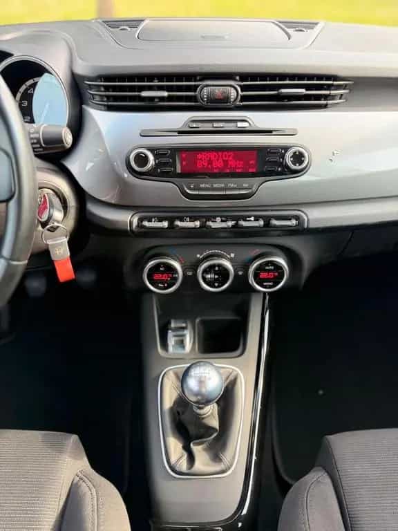 Alfa Romeo Giulietta 1.4 Turbo 120 CV Distinctiv 10/2011-photo-12