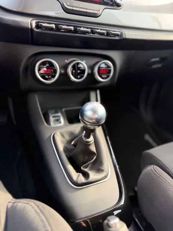 Alfa Romeo Giulietta 1.4 Turbo 120 CV Distinctiv 10/2011-photo-13