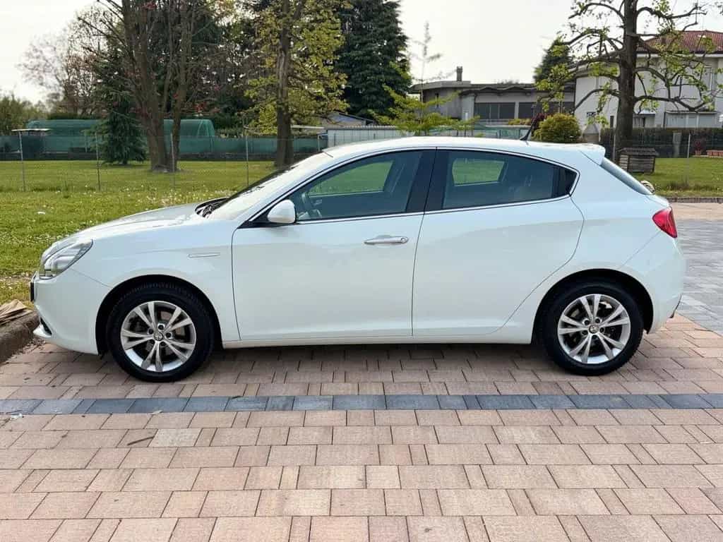 Alfa Romeo Giulietta 1.4 Turbo 120 CV Distinctiv 10/2011-photo-4