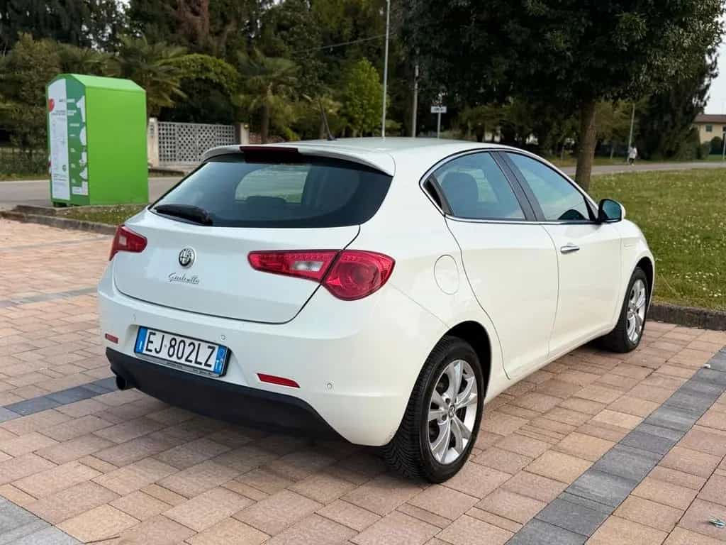 Alfa Romeo Giulietta 1.4 Turbo 120 CV Distinctiv 10/2011-photo-5