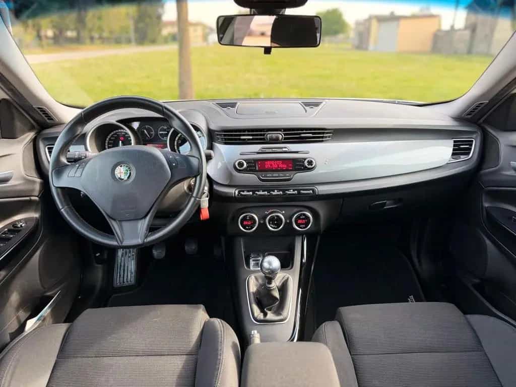 Alfa Romeo Giulietta 1.4 Turbo 120 CV Distinctiv 10/2011-photo-9
