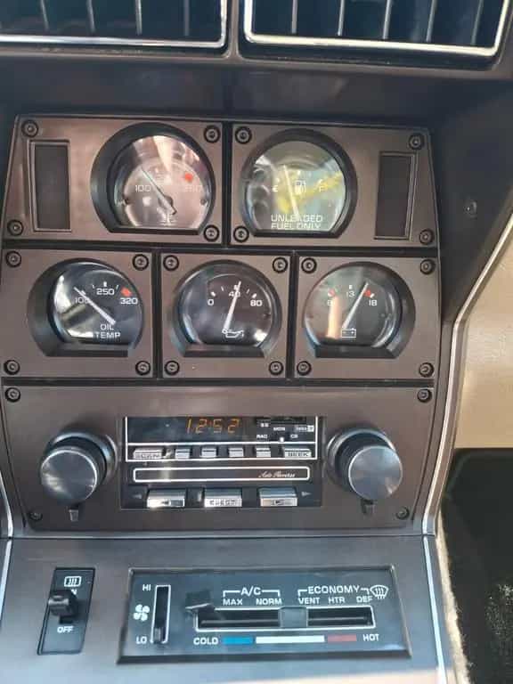 Corvette C3 Time Capsule - Low Mileage Survivor - TOP! 08/1982-photo-12