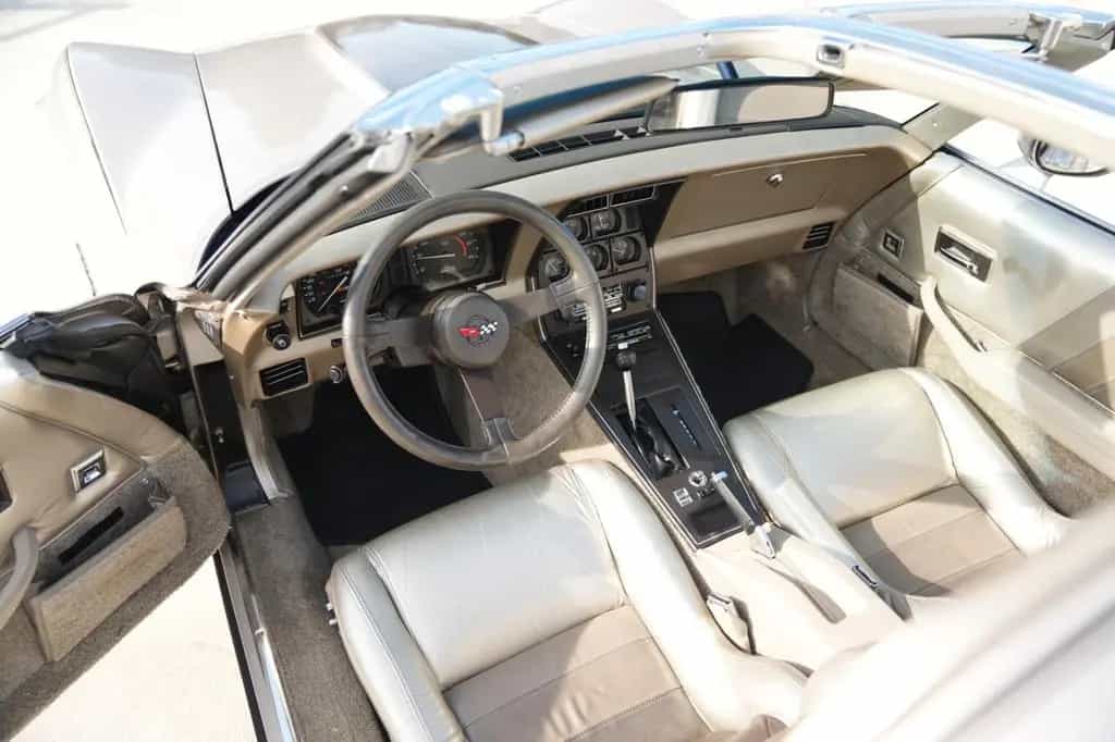 Corvette C3 Time Capsule - Low Mileage Survivor - TOP! 08/1982-photo-17