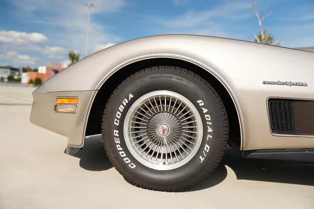 Corvette C3 Time Capsule - Low Mileage Survivor - TOP! 08/1982-photo-9