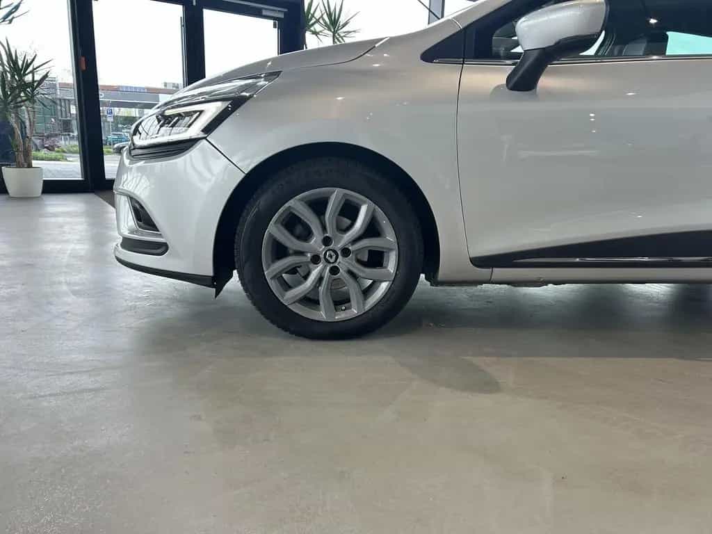 Renault Clio AUTOMATIK+NAVIGATION+PDC+TEMPOMAT Clio IV 08/2017-photo-26