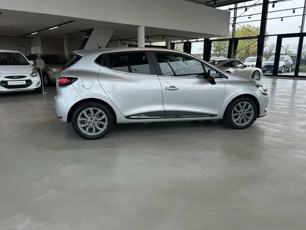 Renault Clio AUTOMATIK+NAVIGATION+PDC+TEMPOMAT Clio IV 08/2017-photo-8