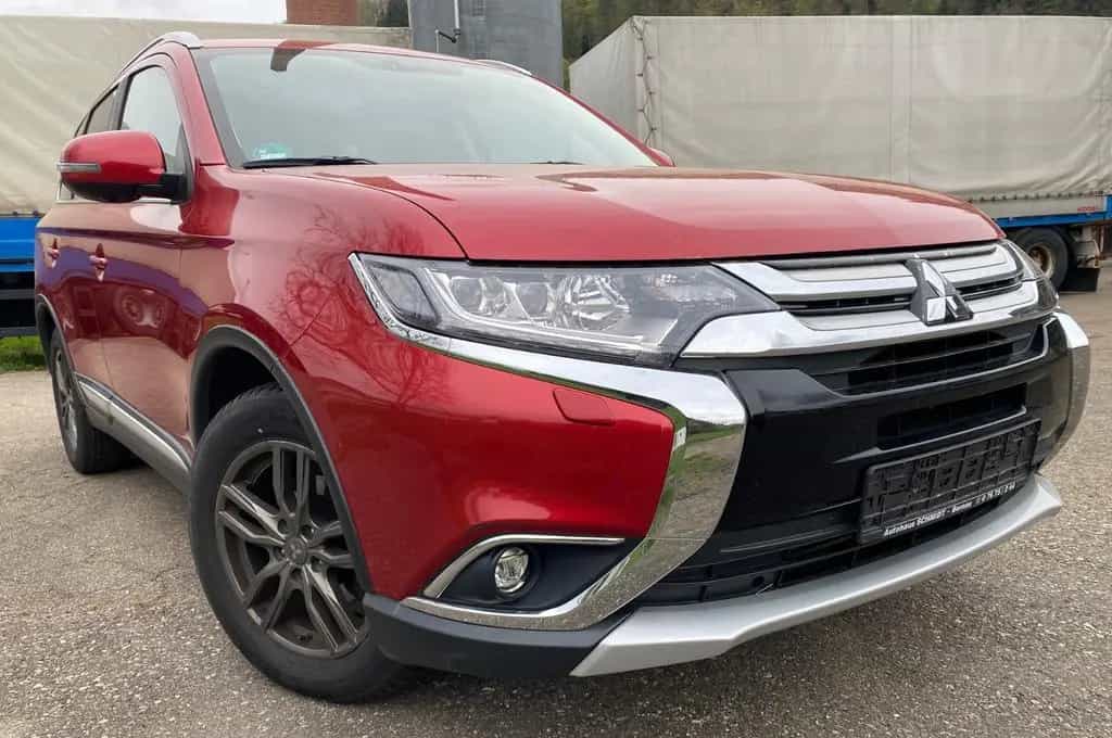 Mitsubishi Outlander 2.2 DI-D Edition 100+ 4WD Automati... 08/2018-photo-3