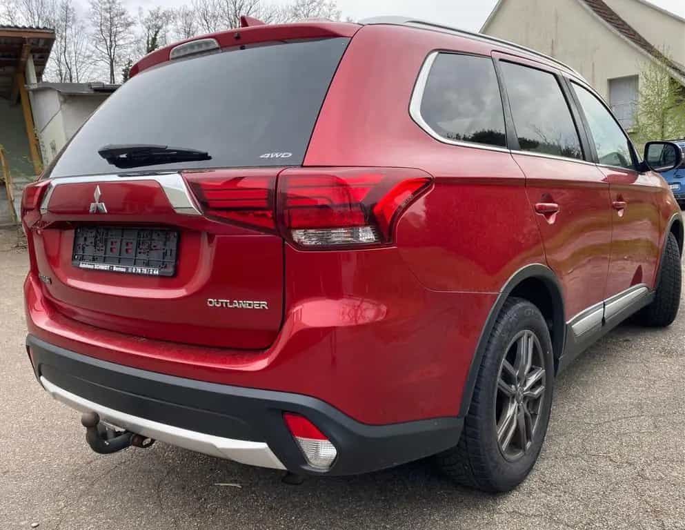 Mitsubishi Outlander 2.2 DI-D Edition 100+ 4WD Automati... 08/2018-photo-4