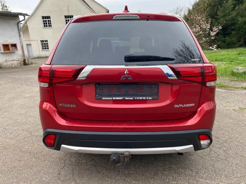 Mitsubishi Outlander 2.2 DI-D Edition 100+ 4WD Automati... 08/2018-photo-6