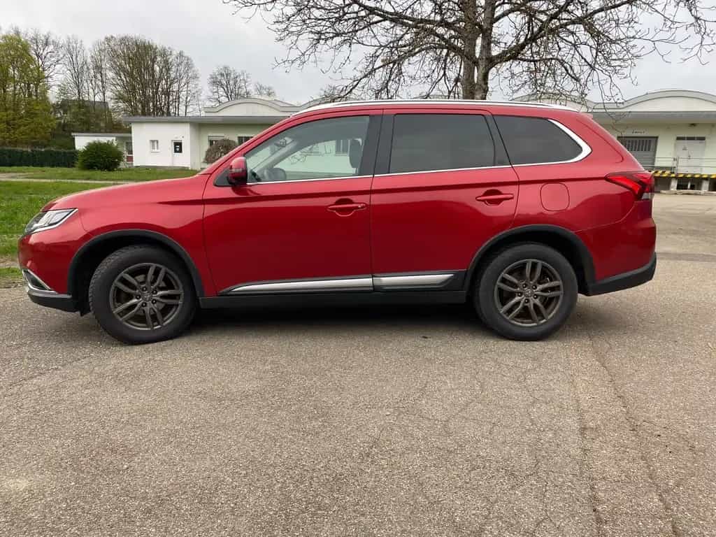 Mitsubishi Outlander 2.2 DI-D Edition 100+ 4WD Automati... 08/2018-photo-8