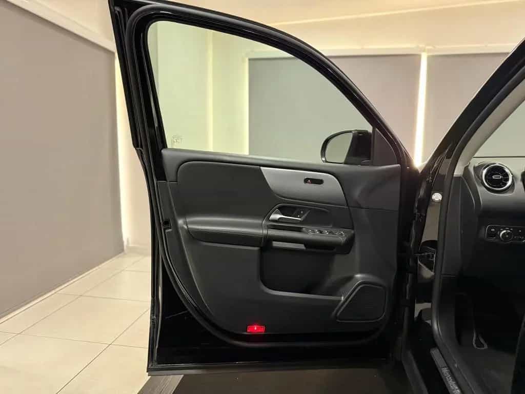 Mercedes-Benz GLB 200 d 8G PANORAMA*AHK*CARPLAY*NAVI*8xBEREIFT 04/2022-photo-10