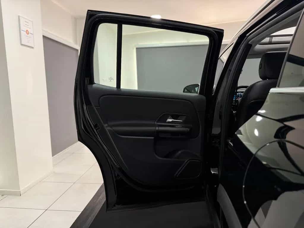 Mercedes-Benz GLB 200 d 8G PANORAMA*AHK*CARPLAY*NAVI*8xBEREIFT 04/2022-photo-18